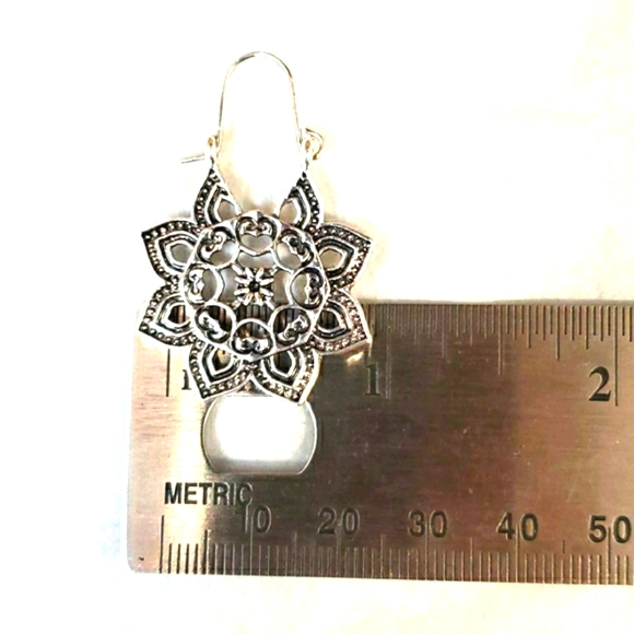 - Delicate star flower hoop earrings silver - Picture 3 of 3